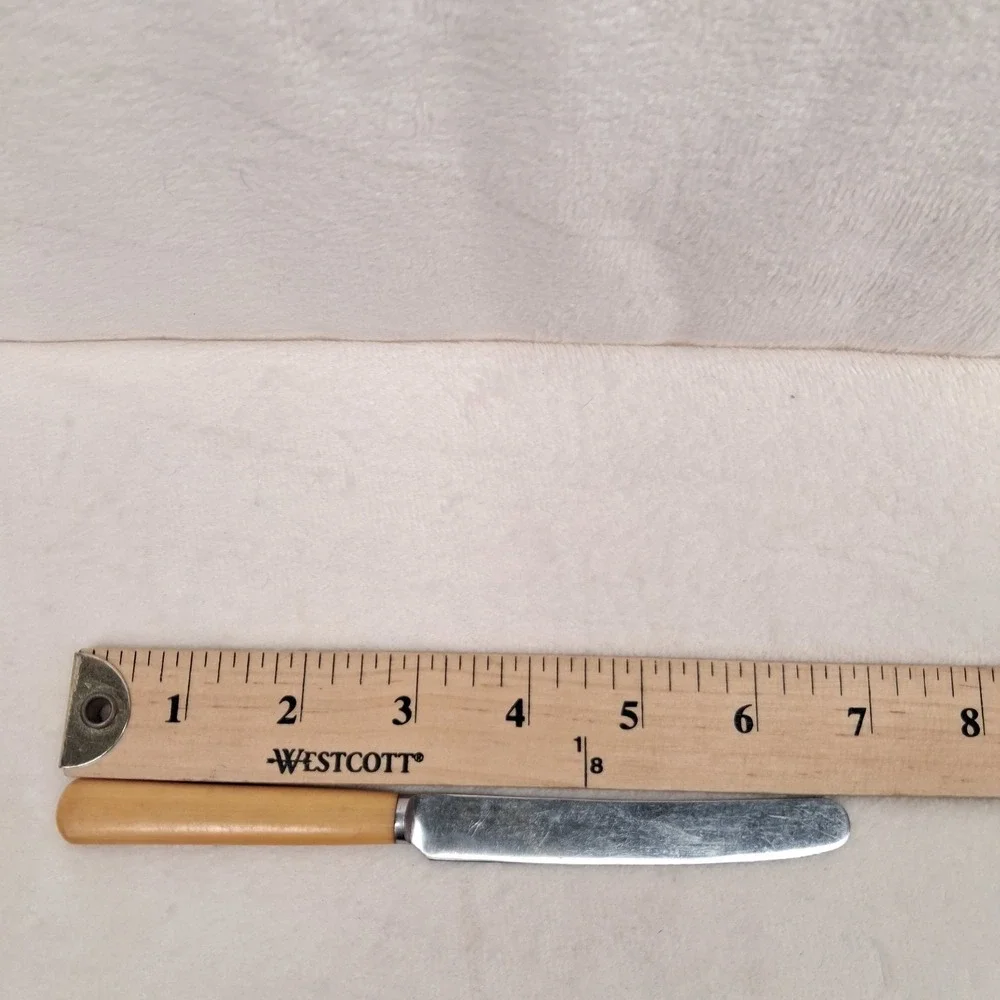 Vintage Sheffield Stainless Butter Knives Butterscotch Yellow Set of Five (2)